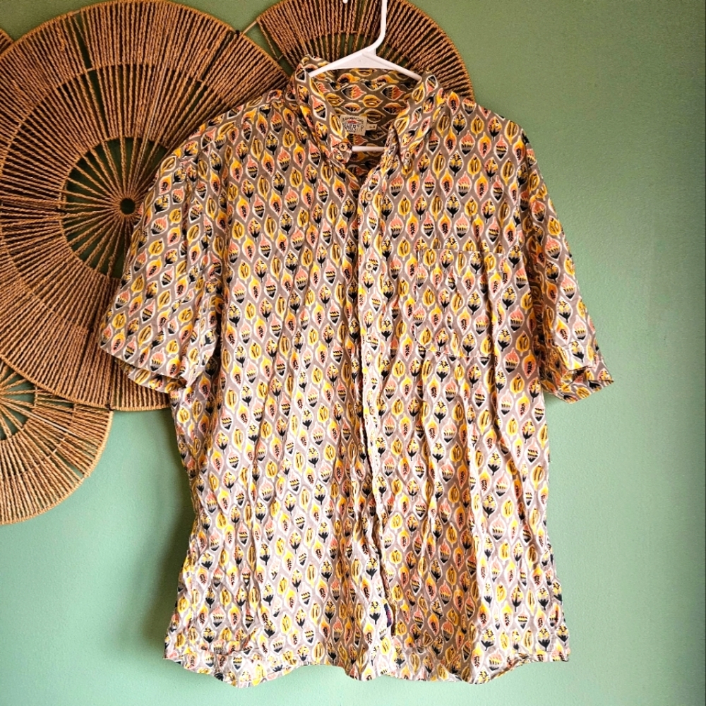 Faherty 100% Organic Cotton Paisley Button Down Short Sleeve Shirt